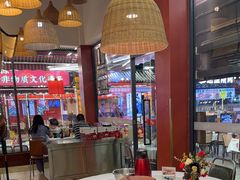 -刘姐啤酒鱼民族演艺餐厅(西街总店)