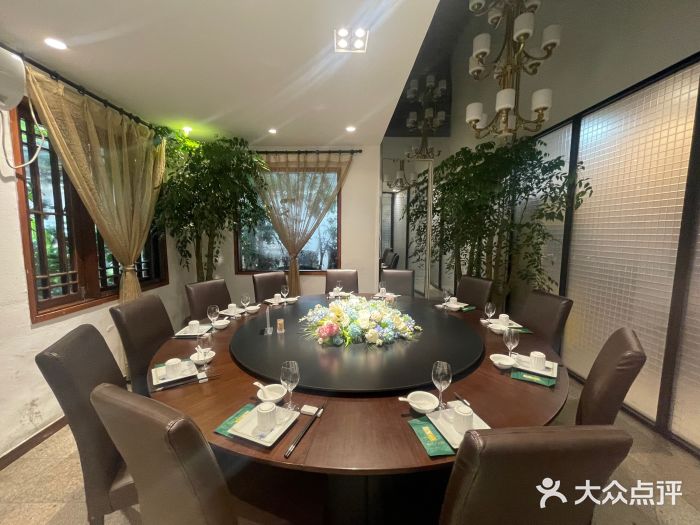山外山·林语花园餐厅图片