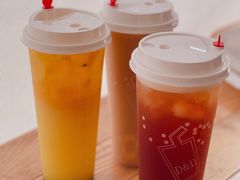 -顶东面包花园·生日蛋糕(世博店)