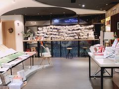 -钟书阁(珍园店)