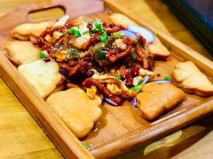 东镇烤三味-老东镇啤酒屋海鲜加工·蒸汽海鲜·海鲜烧烤(台东店)