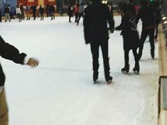 -正佳冰河湾真冰滑冰场