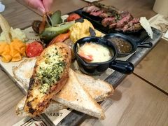 -Mark&Mars Restaurant