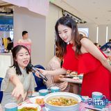吃‮就鱼‬选朝花里 人气爆满 天天排队的本‮热土‬销