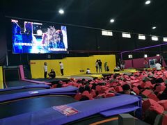-嘿哟动霸CHUA·新潮玩运动娱乐中心·蹦床滑冰团建乐园