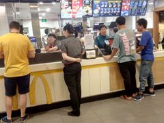 -麦当劳(轻轨曹杨路店)