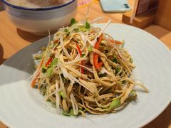 香椿苗石屏豆腐丝-宏状元现熬粥·京味菜(三里河店)