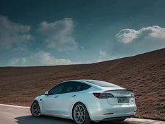 -TESLA 特斯拉(上海太古汇体验店)