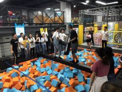 -蹦贝运动中心·蹦床·攀岩·闯关(龙岗店)