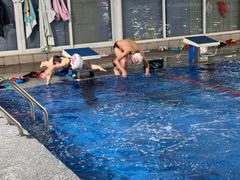 -奥龙堡游泳馆(广纸店)