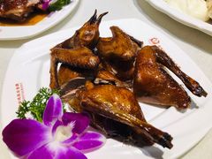 烤乳鸽-香港新发烧腊茶餐厅(水围店)