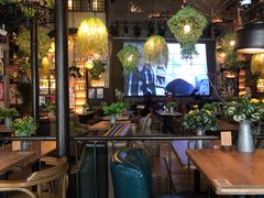 露天位-临界音乐酒馆·小龙虾·江湖菜(华熙LIVE·鱼洞店)