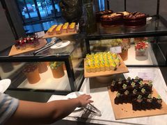 -飨食汇全日制餐厅·昆山皇冠假日酒店(九方店)