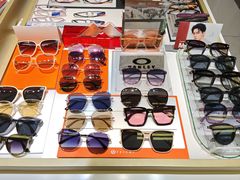 -美式眼镜·授权蔡司.依视路.尼康.豪雅.明月(人民广场店)