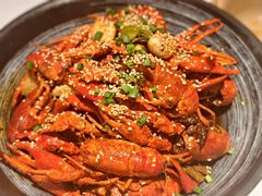 -肥肥虾庄·金牌油焖大虾(汉街SKP店)
