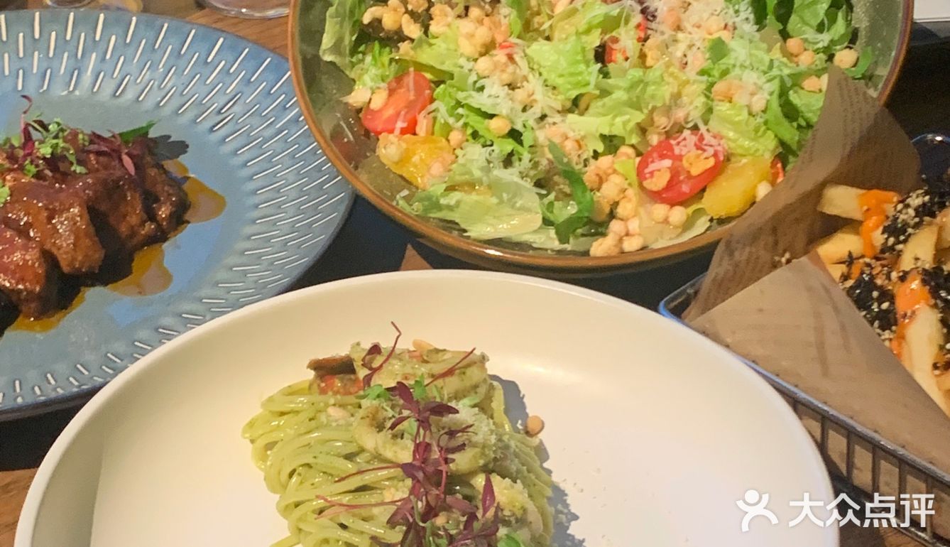 报告！发现一家长沙超有氛围感的西餐厅‼️