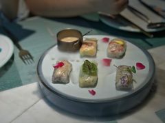 漫步花开彩虹卷-蜜桃花开·中西融合菜E&W(南长街店)