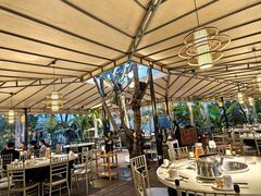 -茅草房·河畔园林火锅