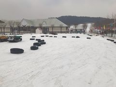 -十三陵雪世界滑雪场