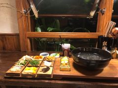 -银米·云南传统过桥米线(双廊黑金冠店)