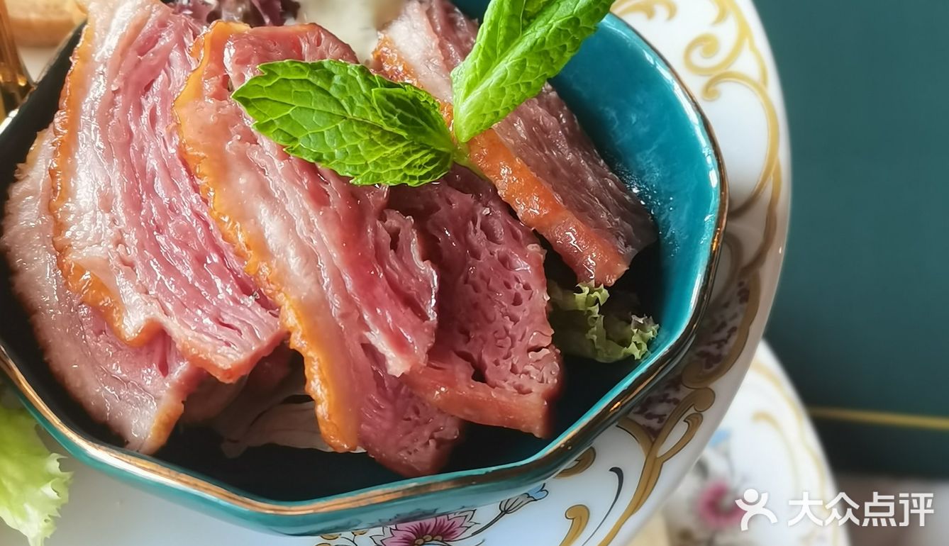 来❗️带上闺蜜来个绝美的望江下午茶👉桃花江西餐厅