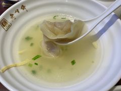 刀鱼馄饨-老半斋(福州路店)