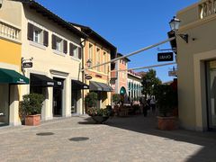 -塞拉瓦莱名品奥特莱斯