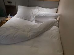 -全季酒店(南京奥体兴隆大街地铁站店)