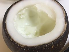 -志龙皇冠吃货椰子铺
