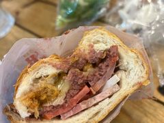 -Bánh Mì Huynh Hoa