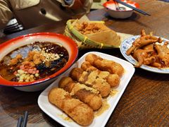 -爆炸头阿姨小四川正宗川味小吃(无任何分店)
