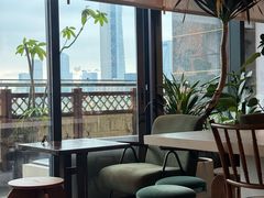 -luutosa  cafe & tea 鹿兔山