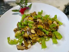 -蔼若春.传承三十年云南菜(金碧公园店)