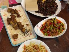 -崮乡圣水坊赵家炒鸡(花都店)
