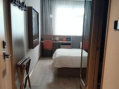 -桔子酒店(北京中关村苏州桥地铁站店)