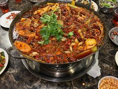 -鸿顺老铁锅美蛙鱼府(解放碑店)