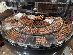 -Laderach 莱德拉(上海环贸iapm店)