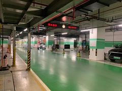 -徐汇日月光地下停车场