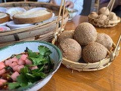 -包整·丝娃娃(一览甲秀楼风景店)