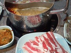 -金滏山烤肉·海鲜·火锅自助餐厅(襄阳万达店)
