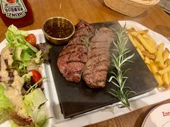 火山岩石烤谷饲安格斯牛腹裙扒-Entrecôte 法国牛扒馆(保利·时光里店)
