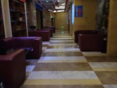 -唛客疯量贩式KTV(金飞达广场店)