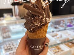双拼软冰激凌-GODIVA(王府井apm店)