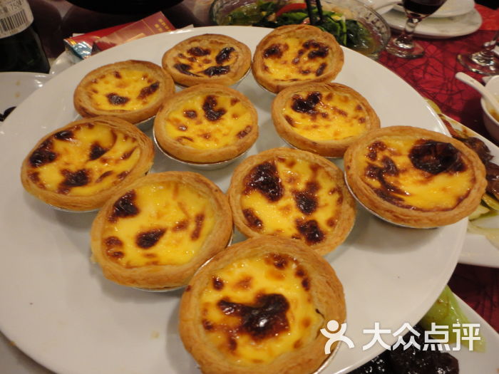 花园美点映双辉