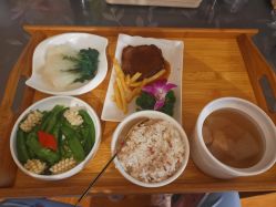 -卓玥国际月子会所(罗山路店)