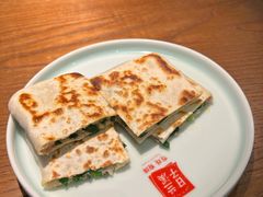 葱肉方饼-春家·非遗手工小吃(三墩新天地店)