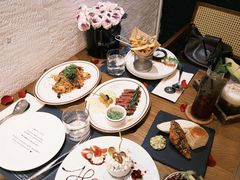 -Mark&Mars Restaurant