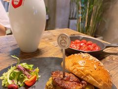 -HIGH FIVE哈福手工汉堡(桂林路店)