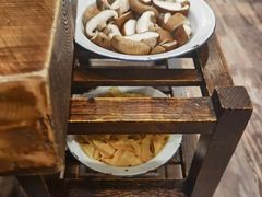 鲜香菇-炙热青春怀旧主题餐厅(河北路店)