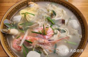 Clear Flavor Seafood Noodles